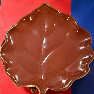 Elegant Leaf-Shaped Ceramic Plate in Rich Brown